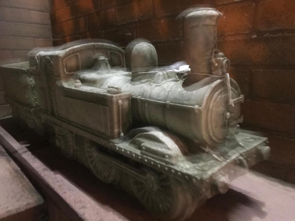 Отель Hot Tub Hide Away Near Alton Towers Staffordshire Cheddleton Экстерьер фото